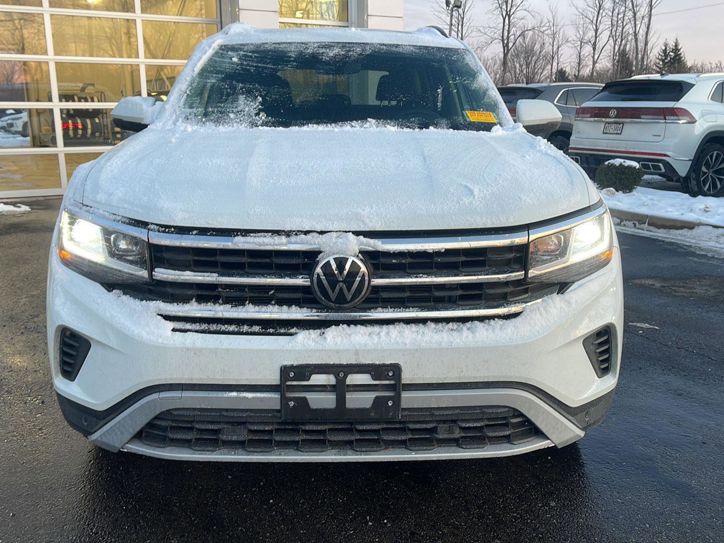 Used 2023 Volkswagen Atlas SE w/ Panoramic Sunroof Package image 2