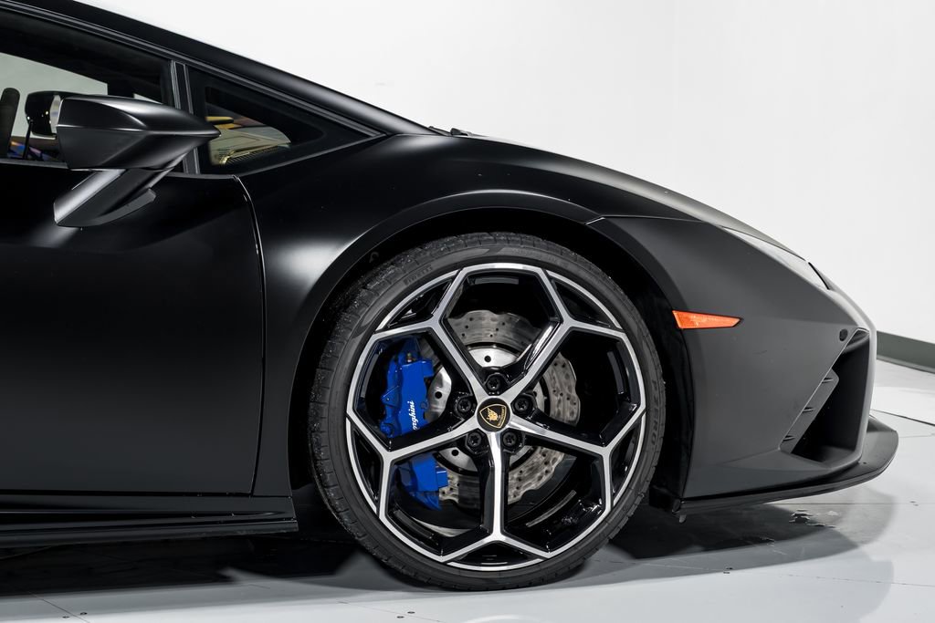 Used 2022 Lamborghini Huracan EVO RWD image 45