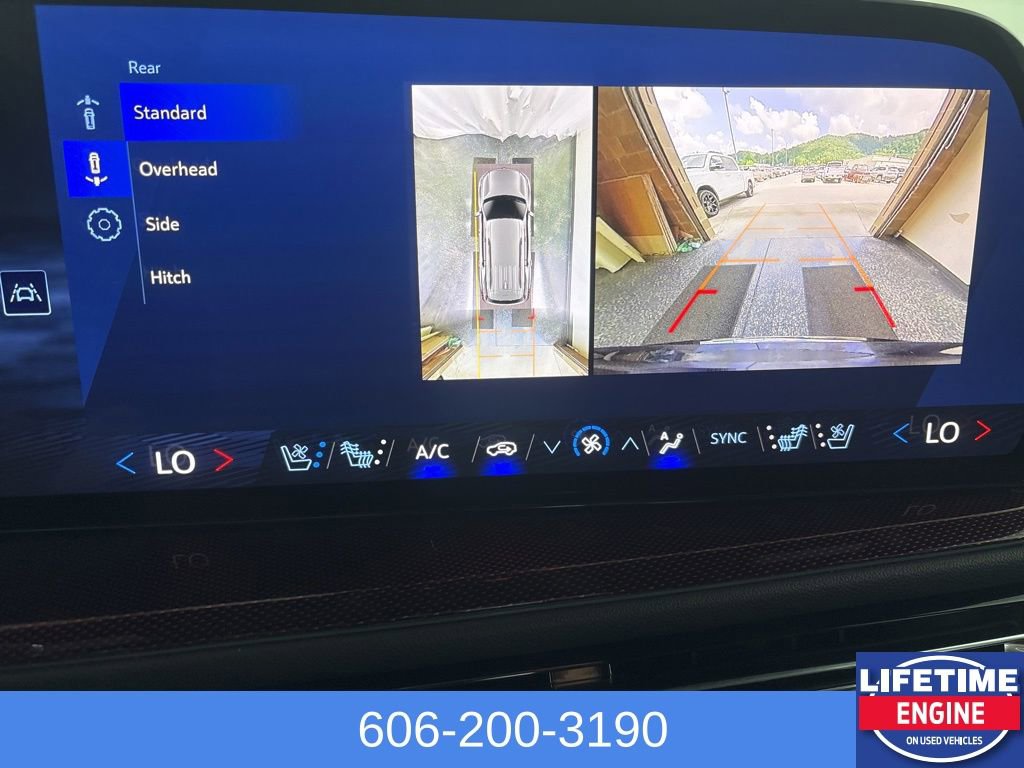 Used 2024 Chevrolet Traverse RS image 17