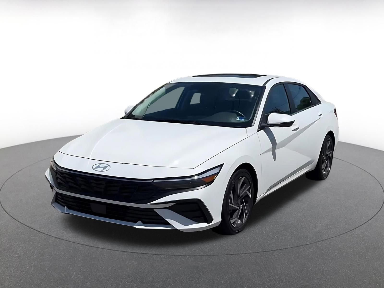 Used 2025 Hyundai Elantra Limited FWD image 7