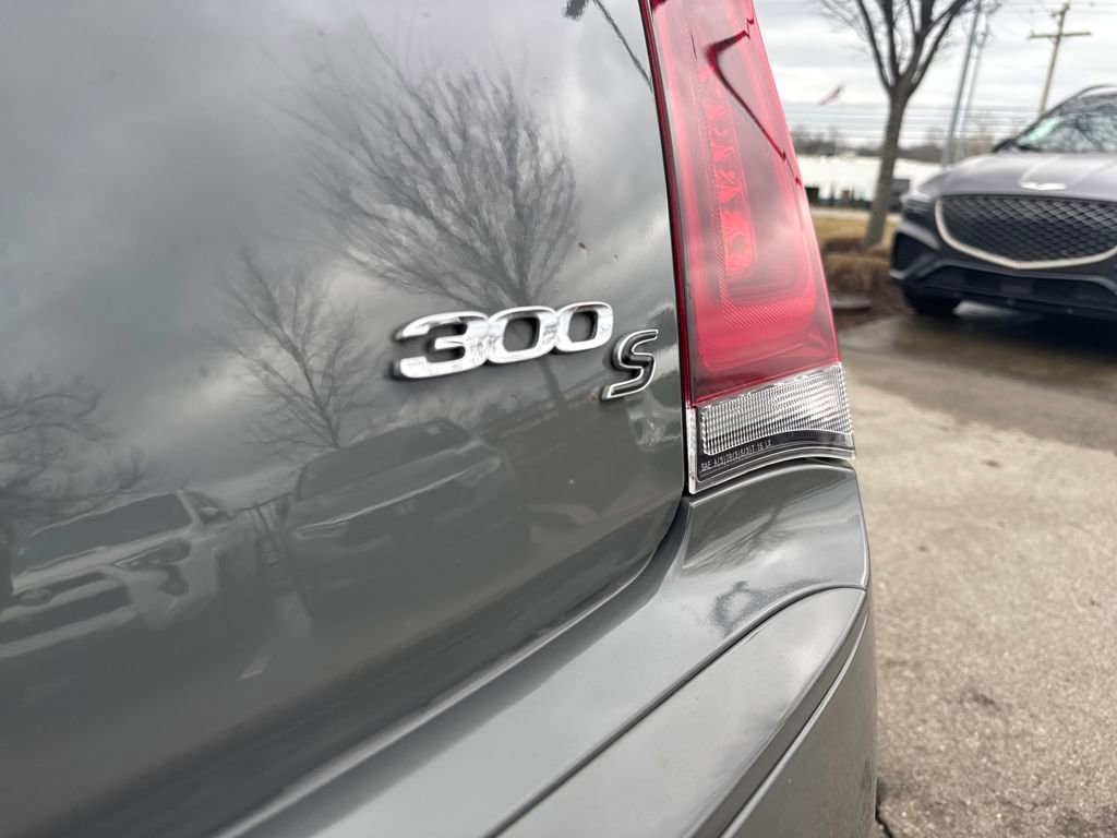 Used 2019 Chrysler 300 S image 39