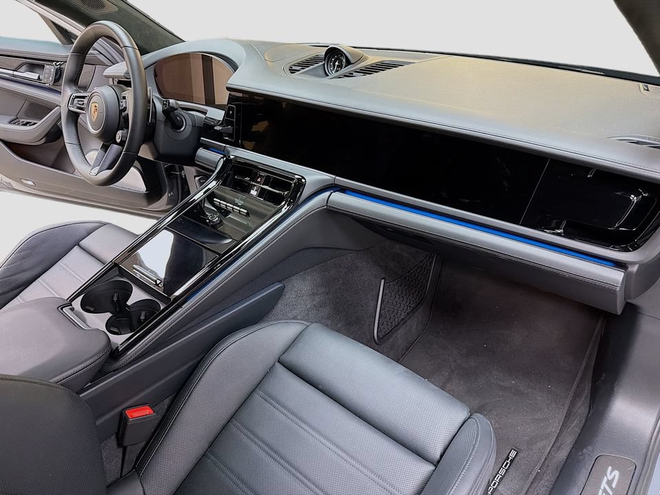 Certified 2026 Porsche Panamera GTS AWD/4WD image 31