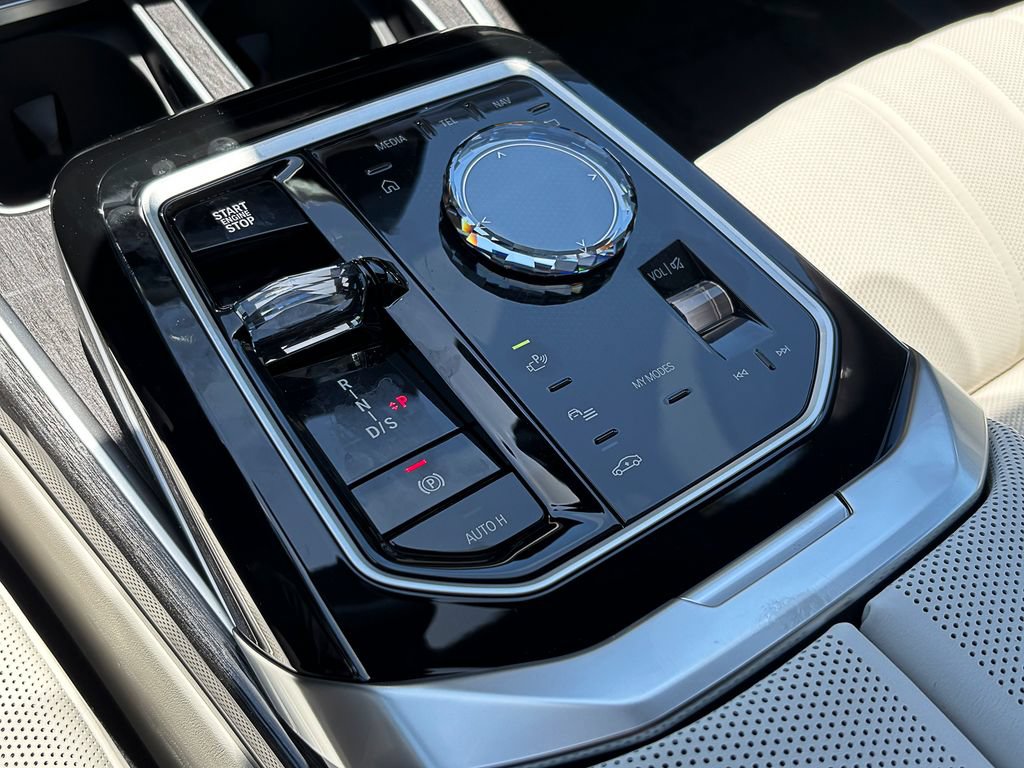 New 2026 BMW 740i w/ Executive Package RWD image 11