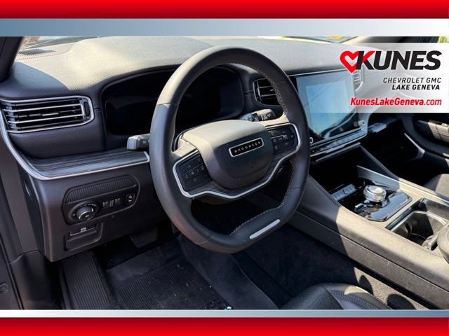Used 2024 Jeep Wagoneer L Series II w/ Flexible Seating Group AWD/4WD image 17