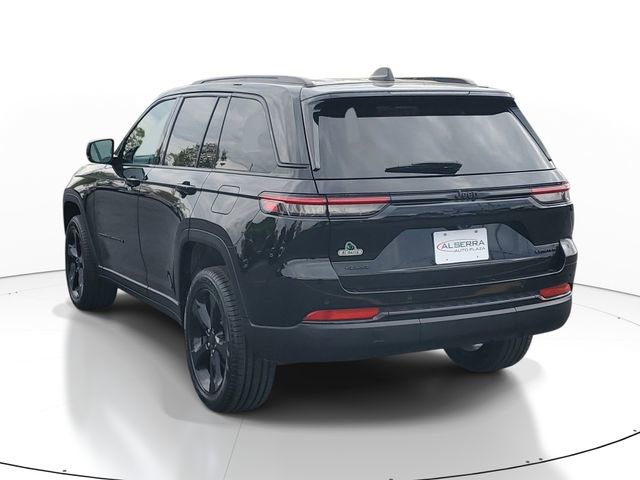 Used 2025 Jeep Grand Cherokee Limited w/ Black Appearance Package AWD/4WD image 3