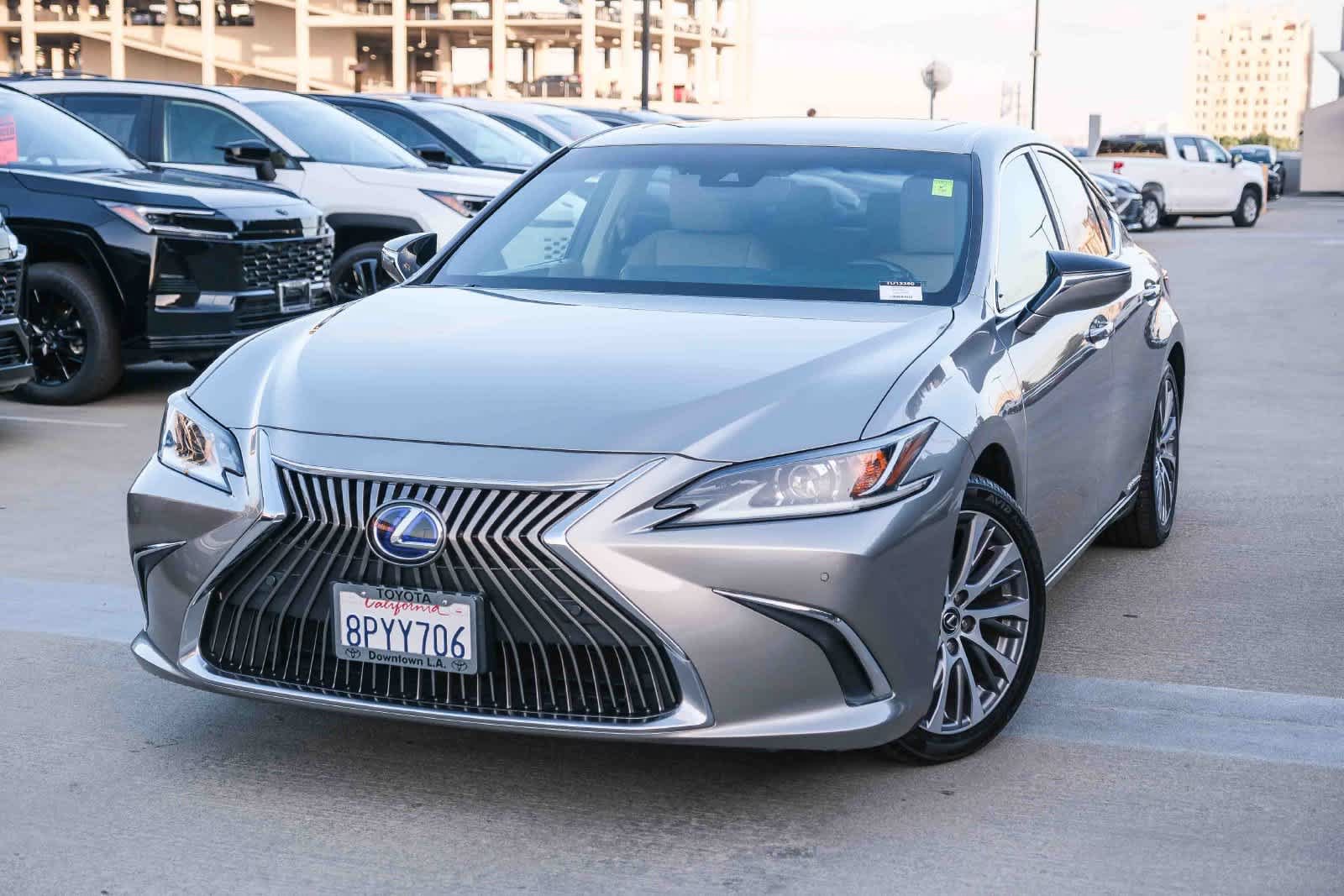 Used 2020 Lexus ES 300h w/ Premium Package FWD image 1