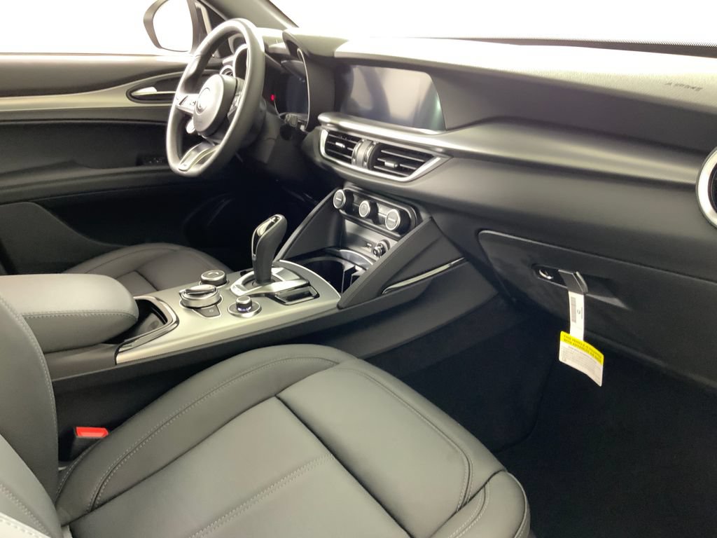New 2026 Alfa Romeo Stelvio Sprint w/ Convenience Package AWD/4WD image 31