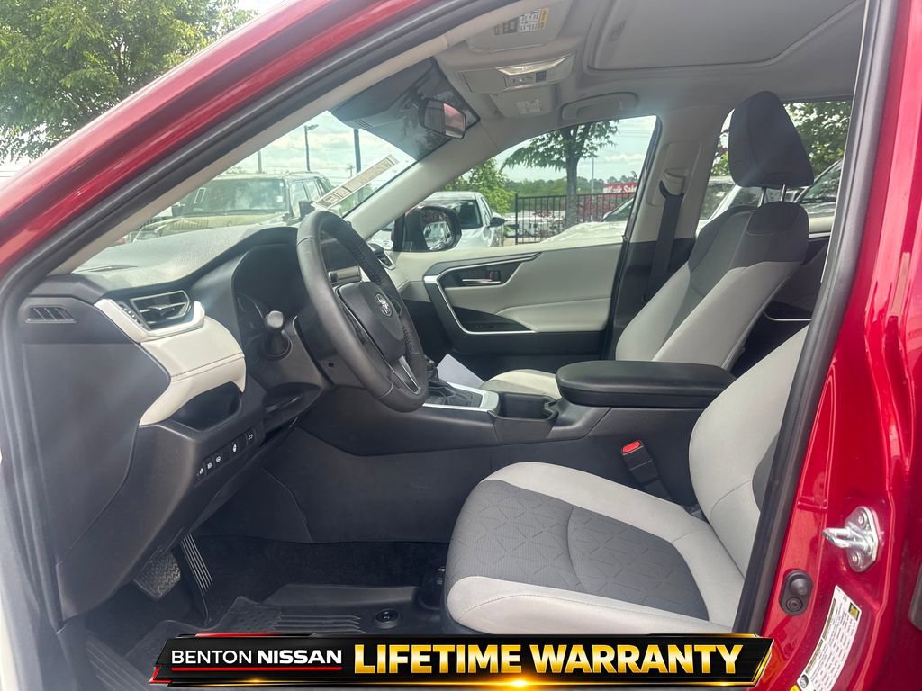 Used 2025 Toyota RAV4 XLE w/ Convenience Package image 11