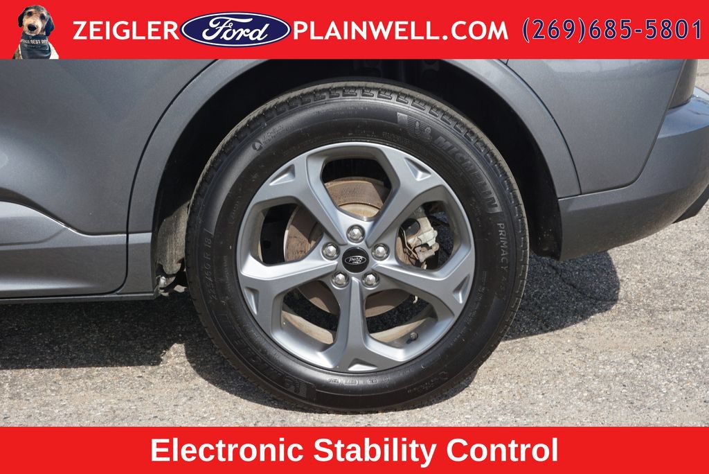 Used 2023 Ford Escape ST-Line Select AWD/4WD image 9