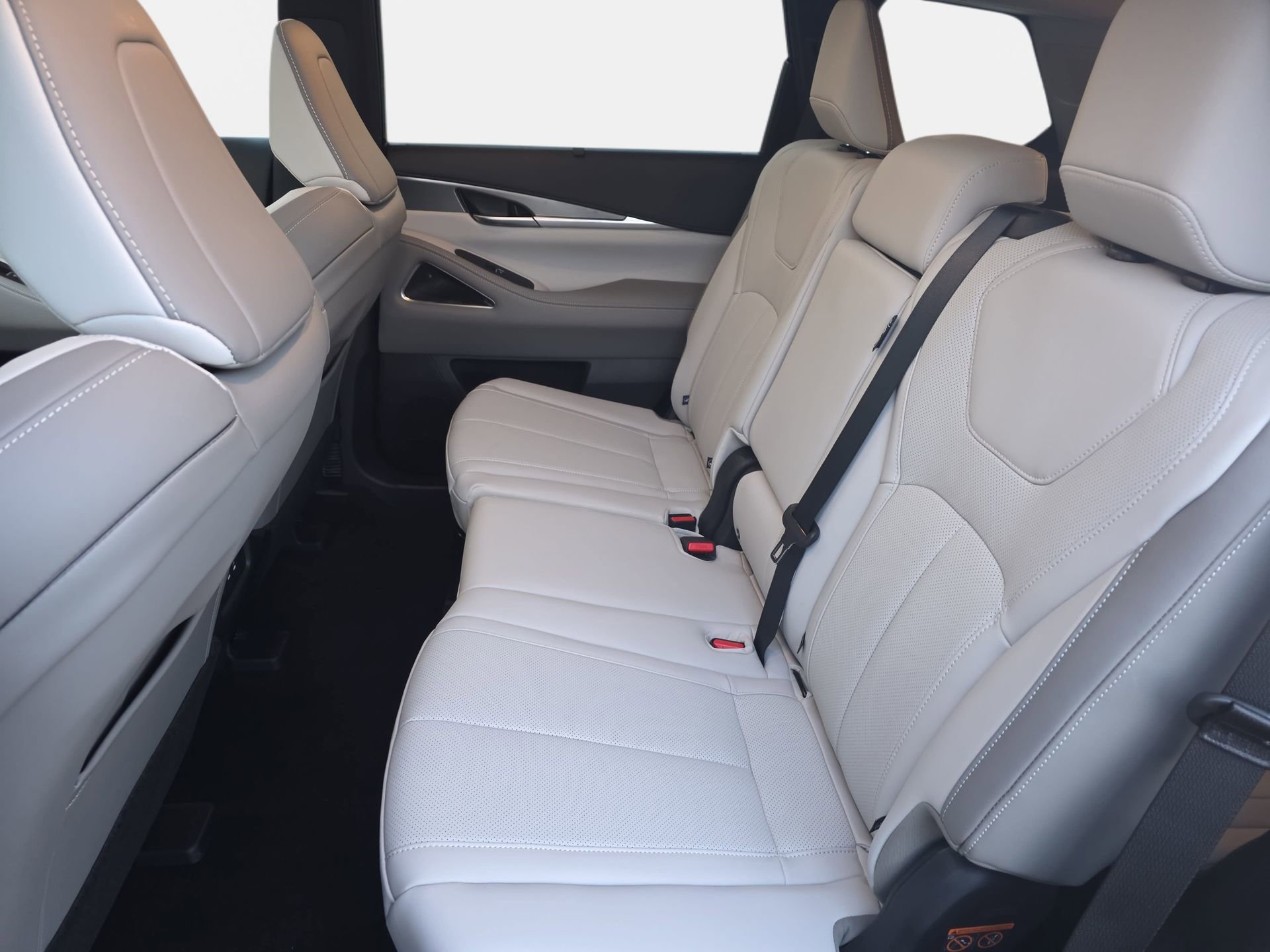 New 2026 INFINITI QX60 Luxe w/ Cargo Package image 14