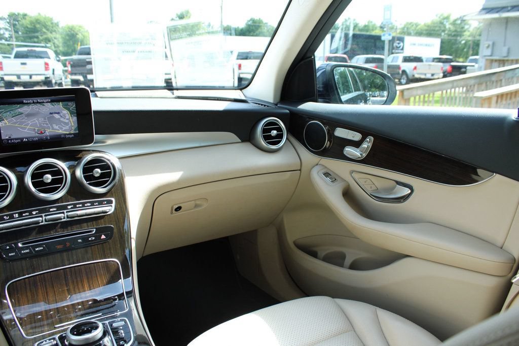 Used 2018 Mercedes-Benz GLC 300 4MATIC image 17