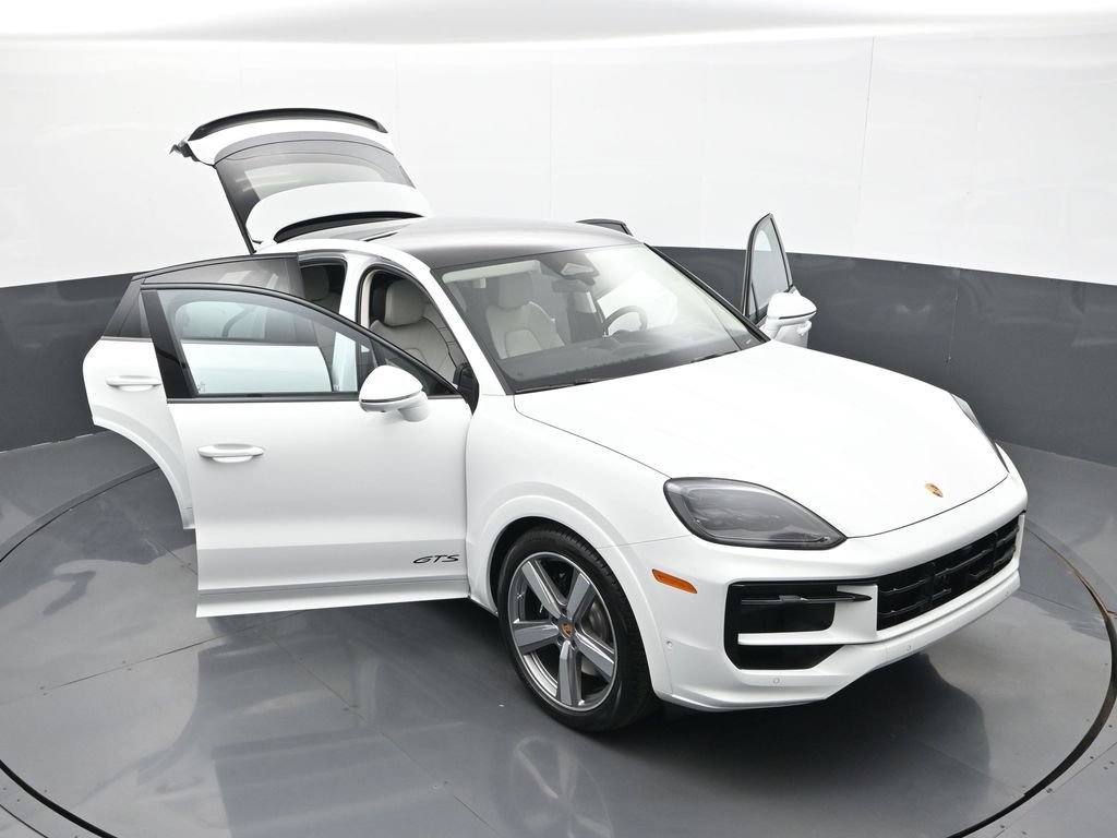 New 2026 Porsche Cayenne GTS AWD/4WD image 30