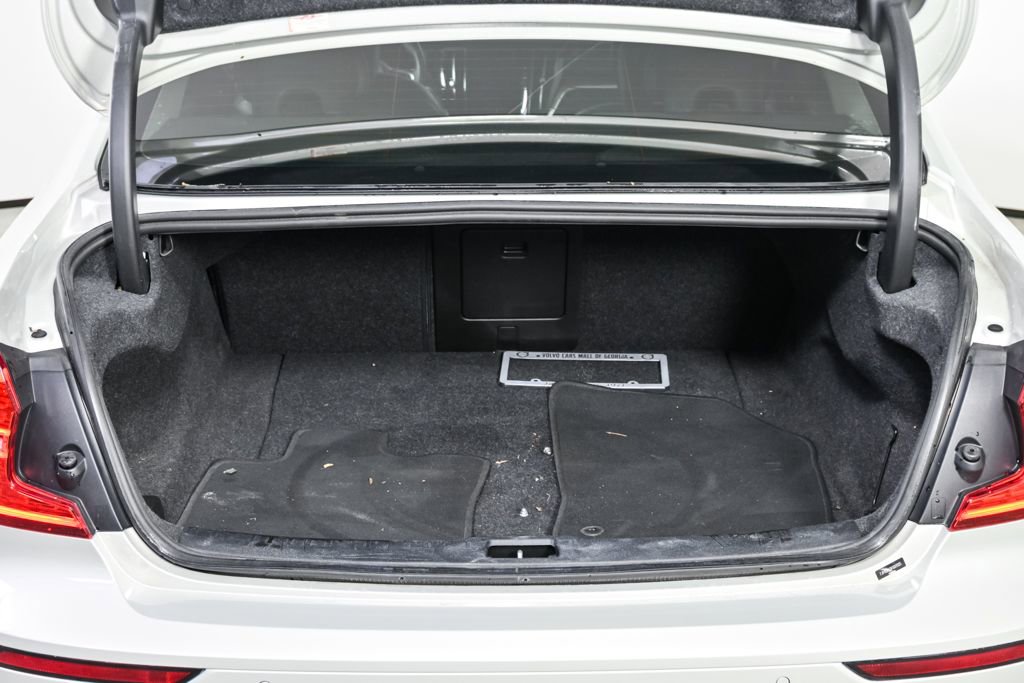 Used 2019 Volvo S60 T5 Momentum image 29