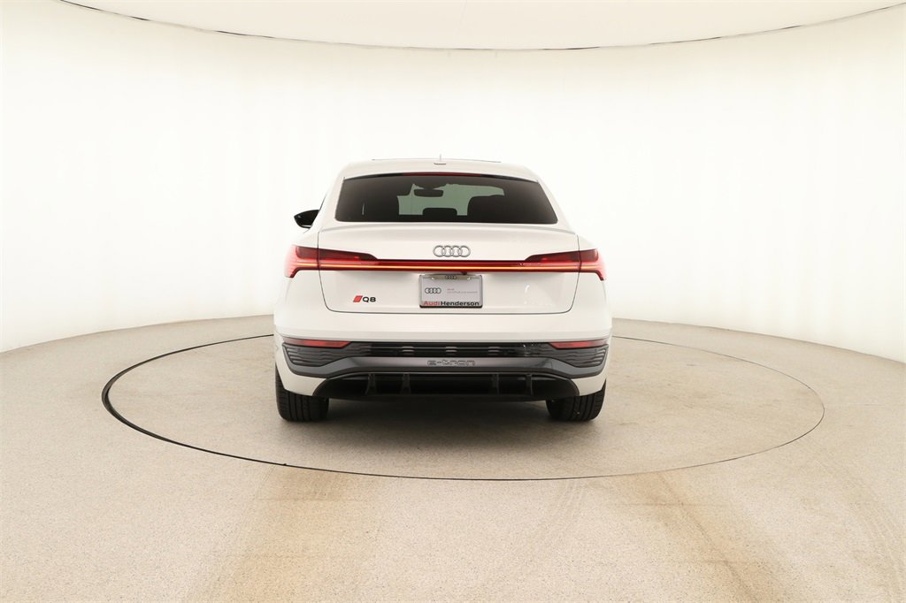Used 2024 Audi Q8 e-tron Premium Plus w/ Premium Plus Package image 5