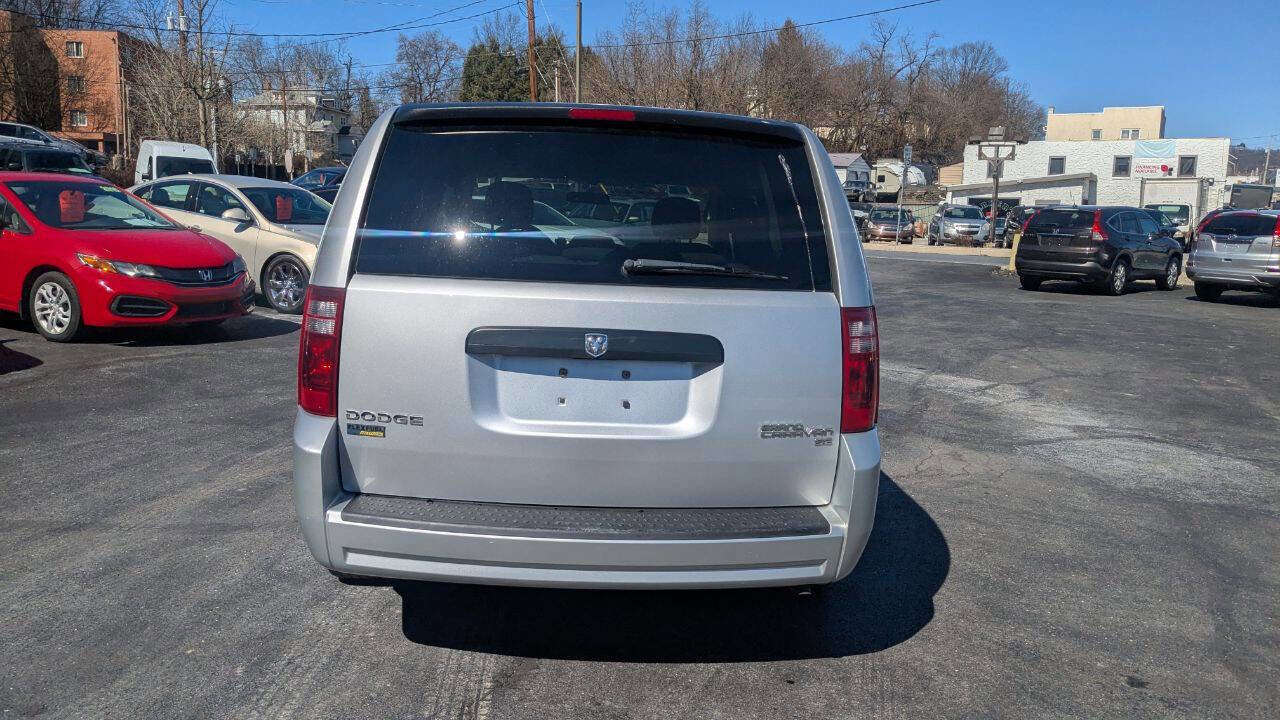 Used 2010 Dodge Grand Caravan SE w/ Climate Group FWD image 9