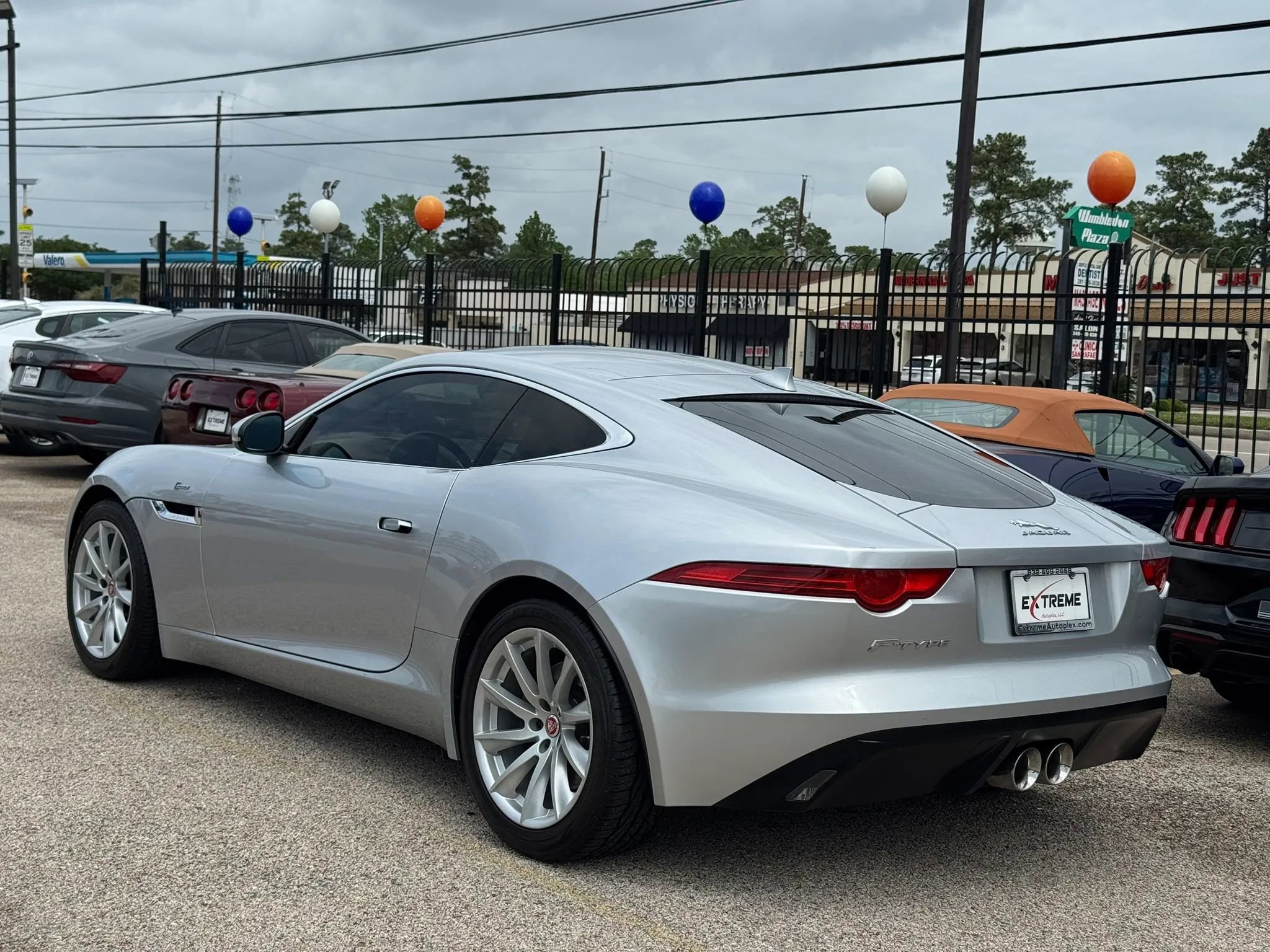 Used 2017 Jaguar F-TYPE Coupe RWD image 8