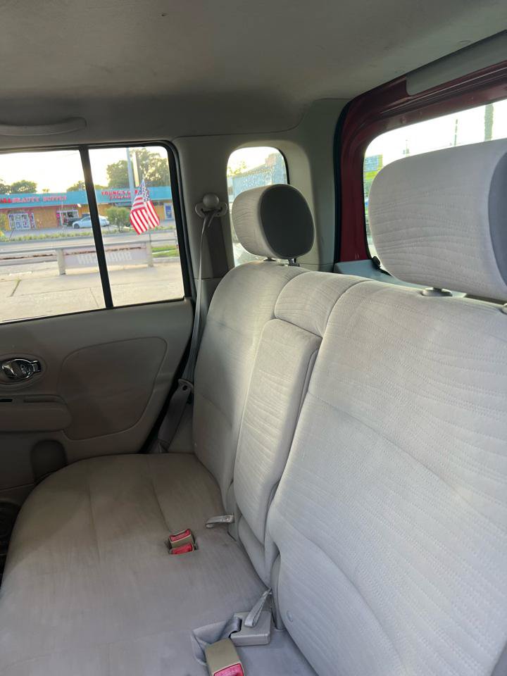 Used 2010 Nissan Cube 1.8 S w/ Interior Designer Pkg FWD image 6