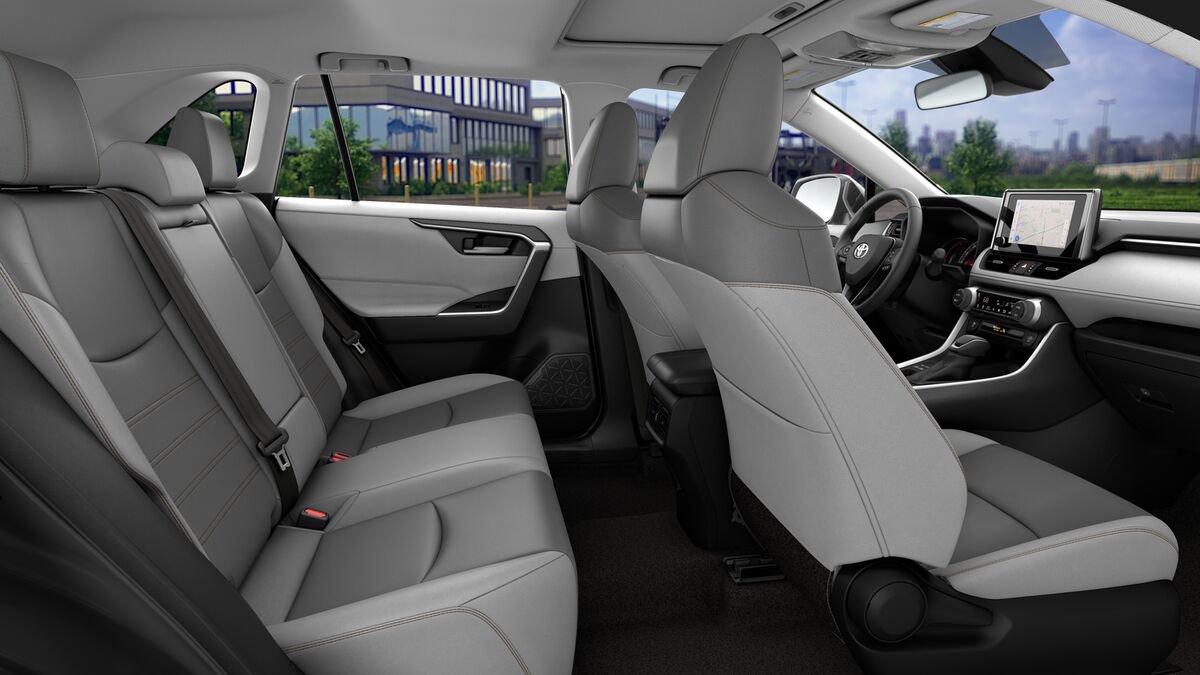 Used 2025 Toyota RAV4 XLE Premium image 20