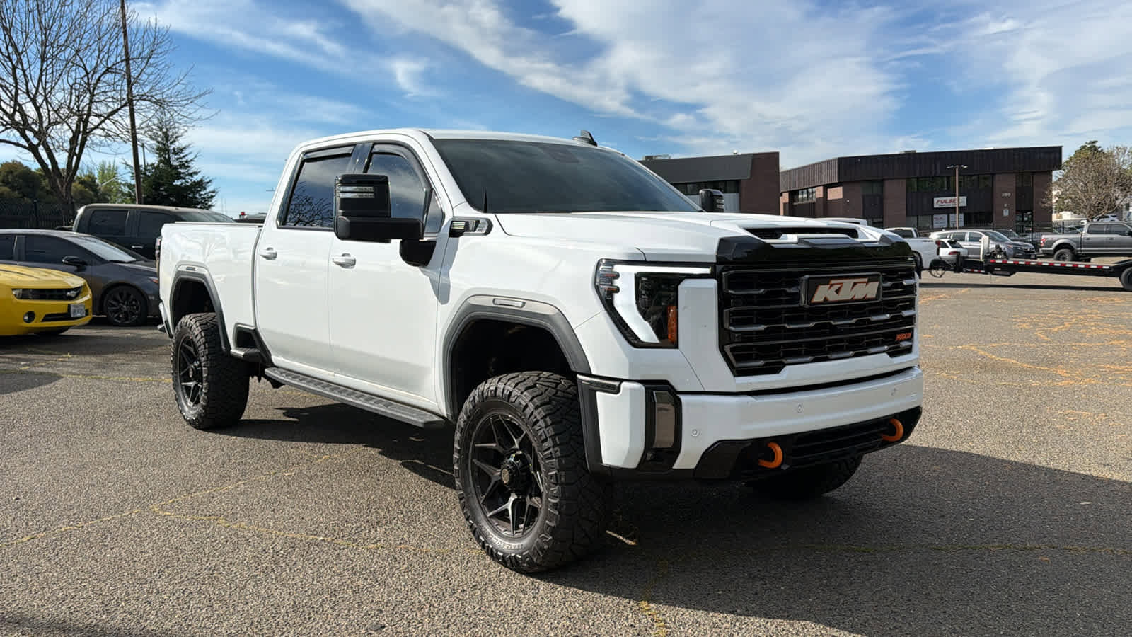 Used 2024 GMC Sierra 2500 AT4 w/ AT4 Premium Plus Package image 3