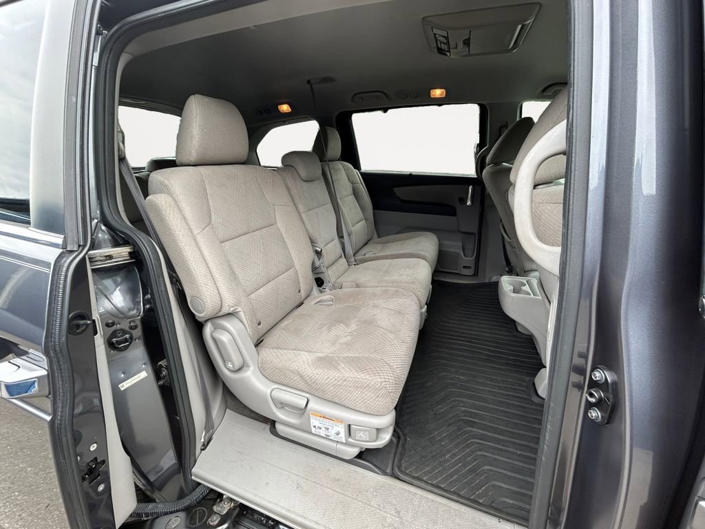 Used 2016 Honda Odyssey SE image 23