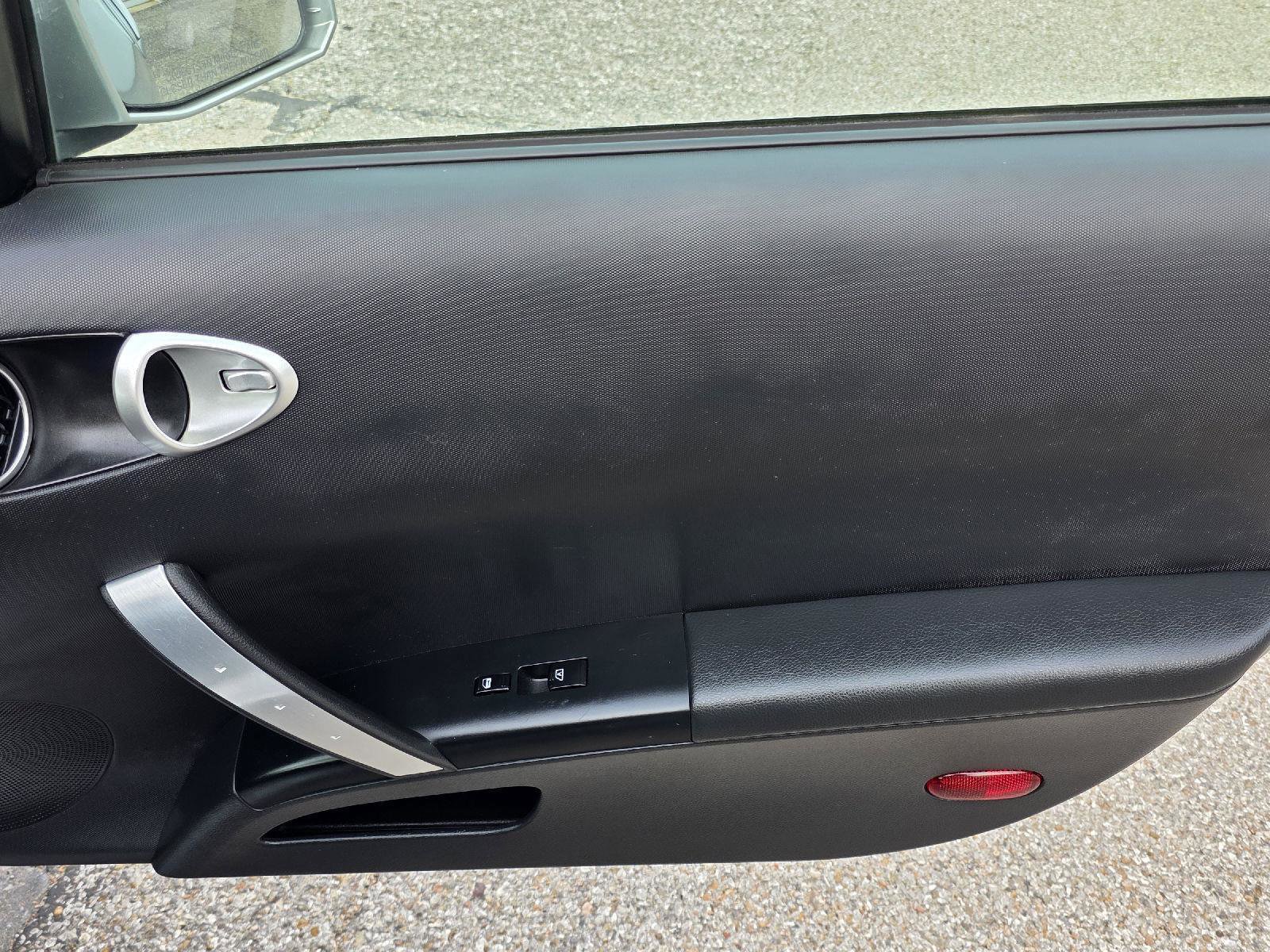 Used 2005 Nissan 350Z Touring RWD image 33