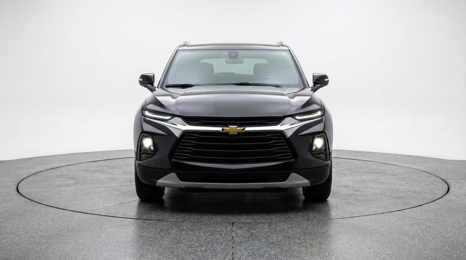 Used 2025 Chevrolet Blazer LT image 2