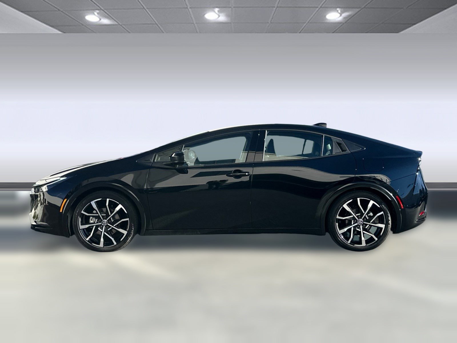 Used 2025 Toyota Prius Plug-In Hybrid image 2