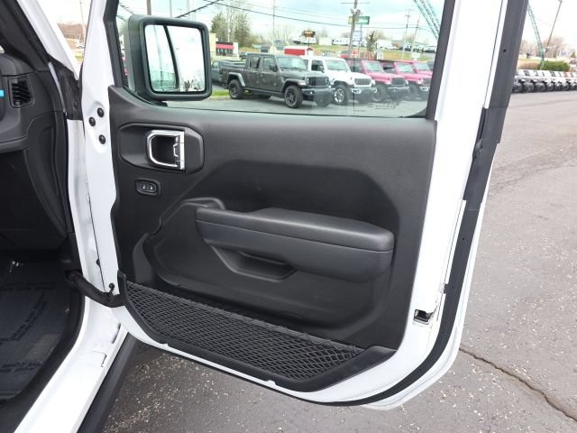 Used 2025 Jeep Wrangler Unlimited Rubicon 4xe w/ Safety Group AWD/4WD image 44