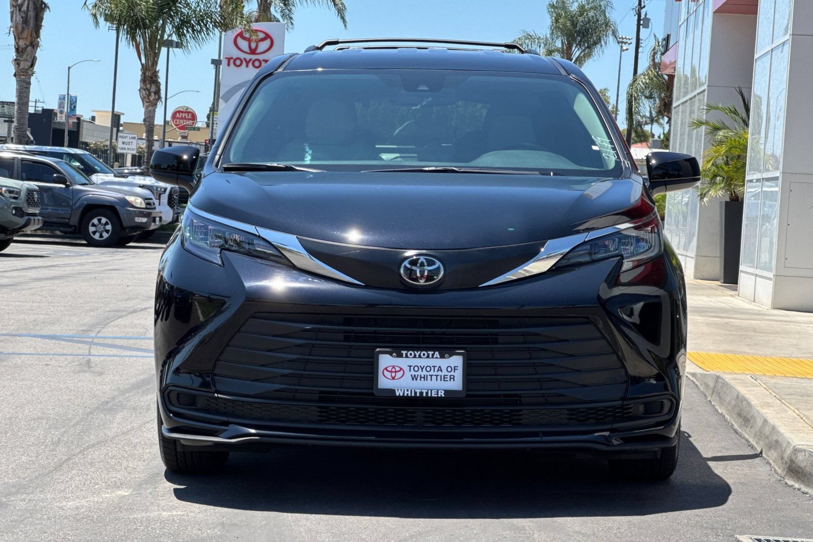 Certified 2026 Toyota Sienna LE FWD image 6