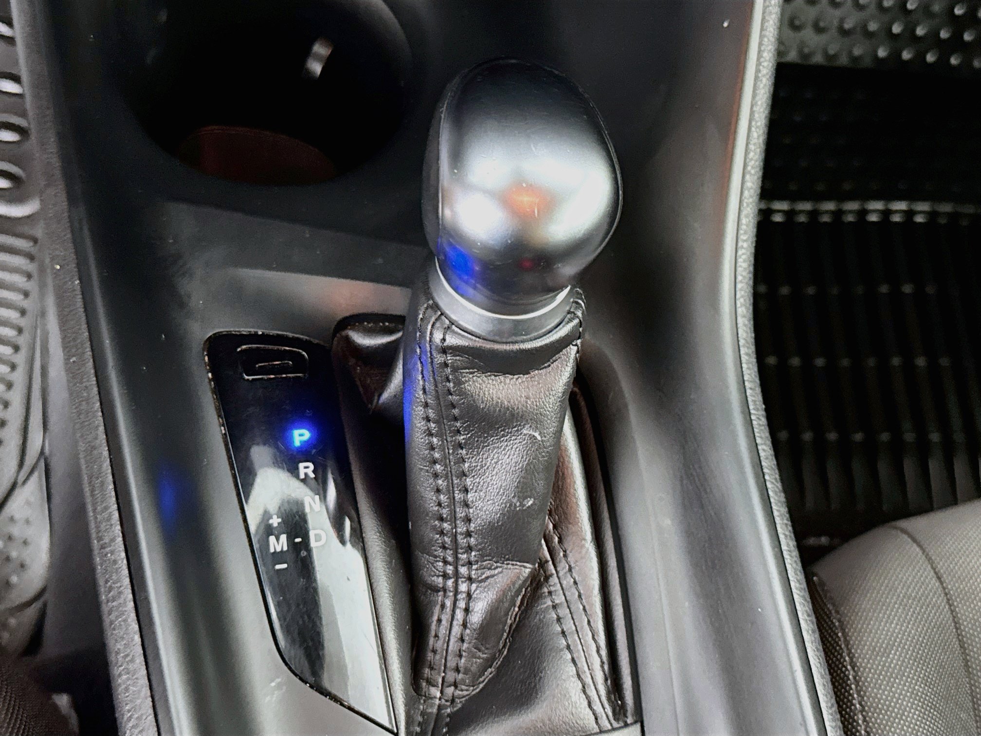 Used 2020 Toyota C-HR LE FWD image 18