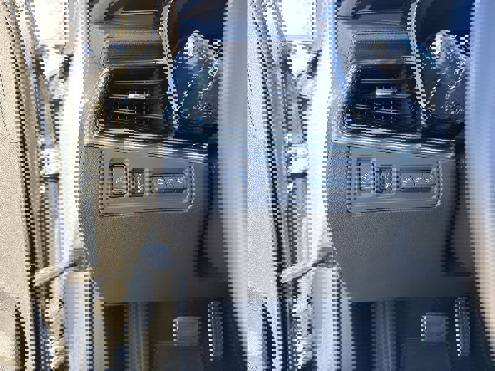 Certified 2024 Cadillac XT6 Sport w/ Technology Package image 34