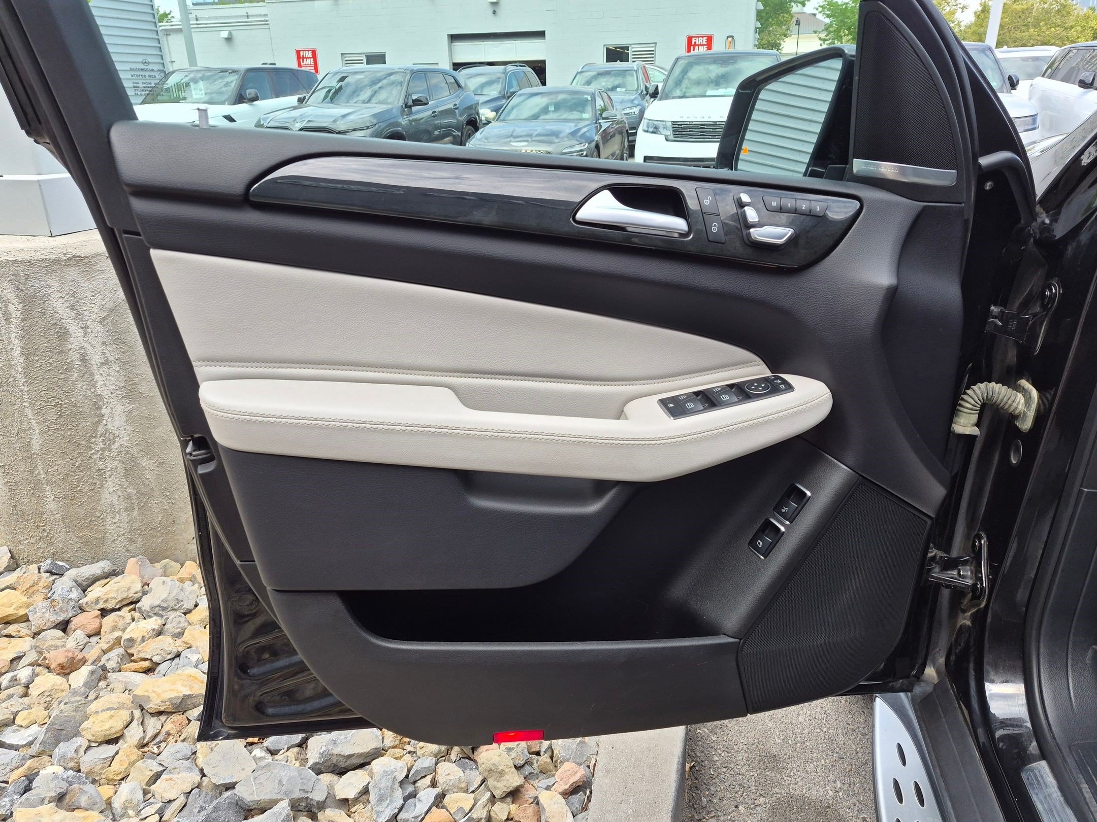 Used 2017 Mercedes-Benz GLS 450 4MATIC image 12