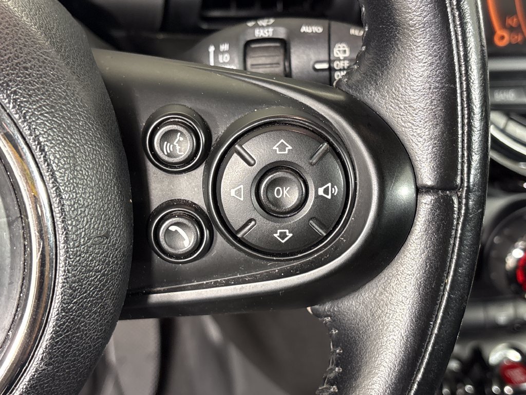 Used 2018 MINI Cooper 2-Door Hardtop FWD image 19