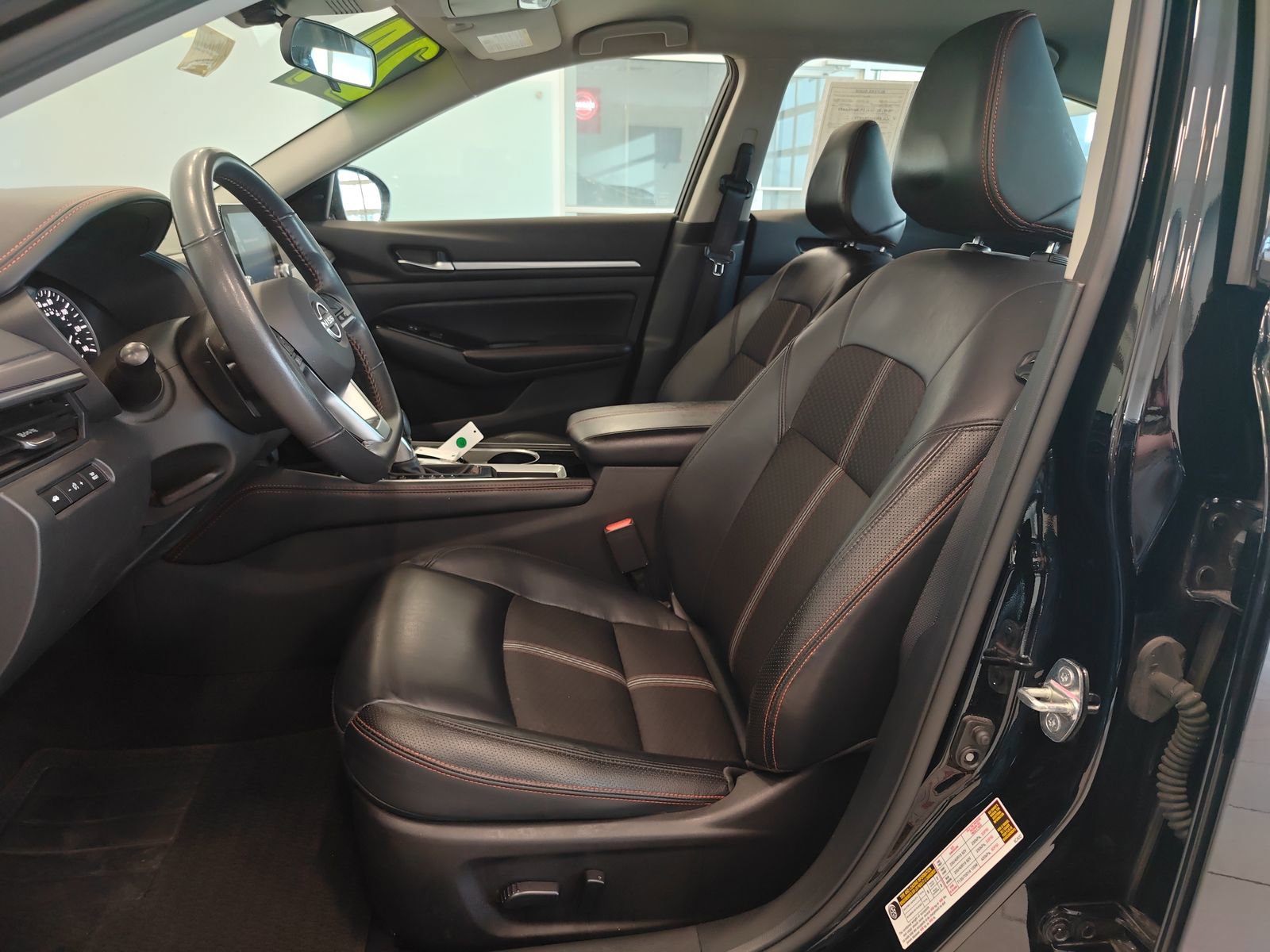 Used 2024 Nissan Altima 2.5 SR image 11