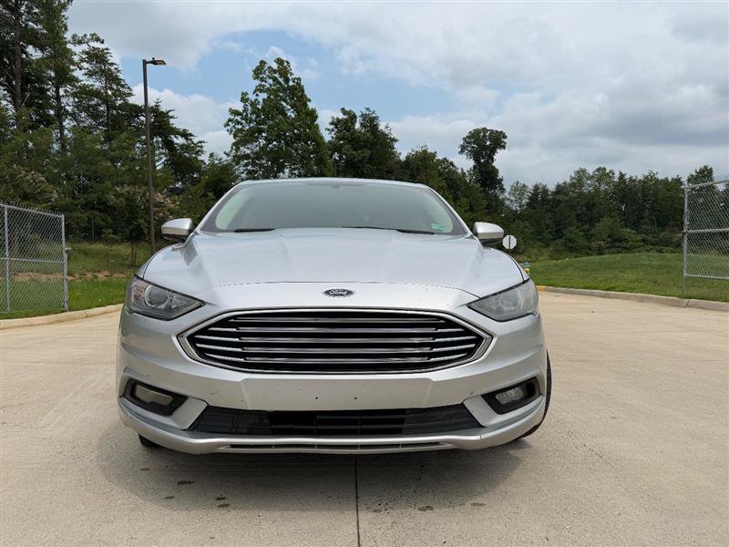 Used 2017 Ford Fusion SE FWD image 3