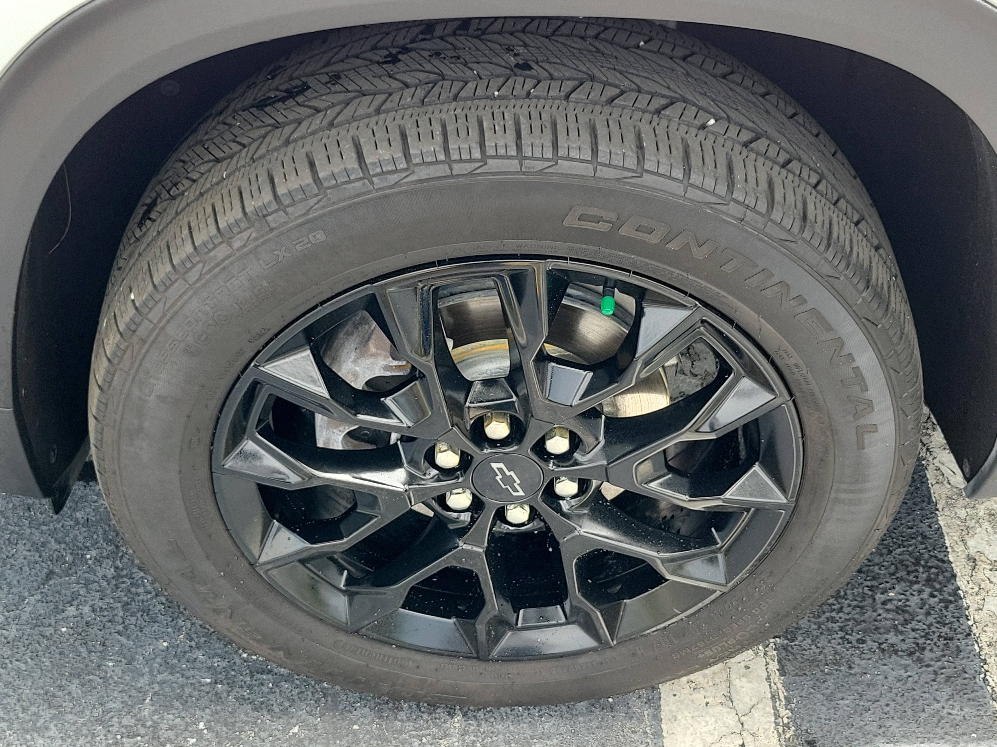 Used 2024 Chevrolet Traverse LS w/ Midnight/Sport Edition FWD image 7