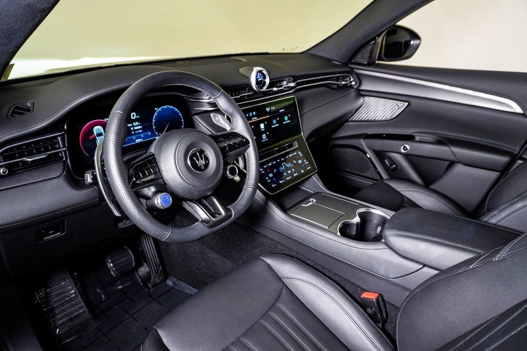 Certified 2024 Maserati Grecale GT image 19