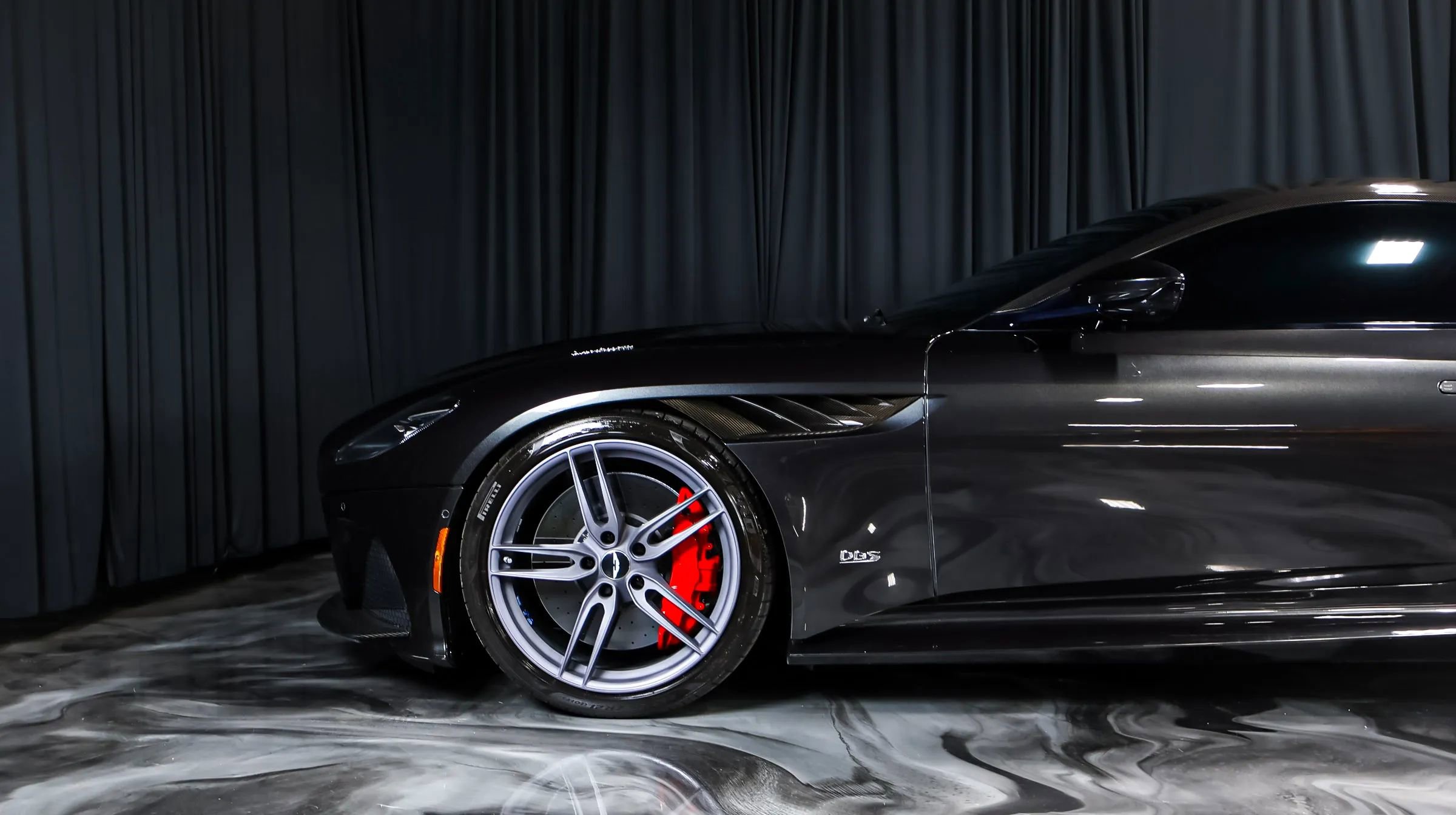 Used 2019 Aston Martin DBS Superleggera RWD image 10