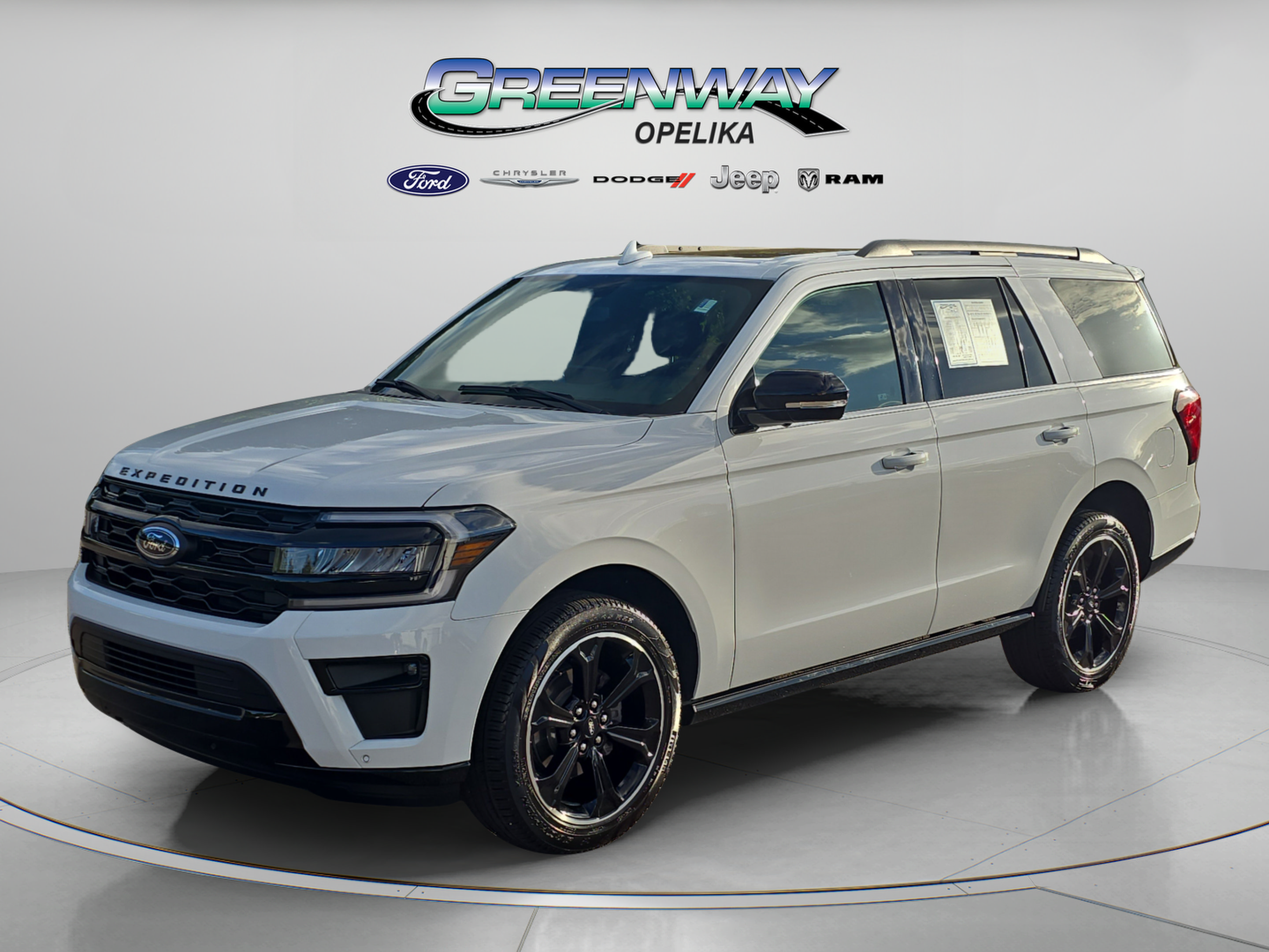 Used 2024 Ford Expedition Limited RWD image 3