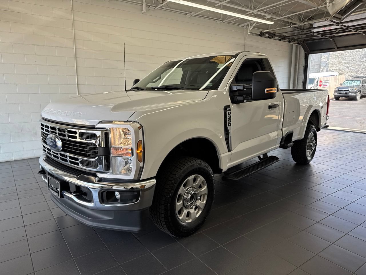 Used 2024 Ford F350 XLT AWD/4WD image 4