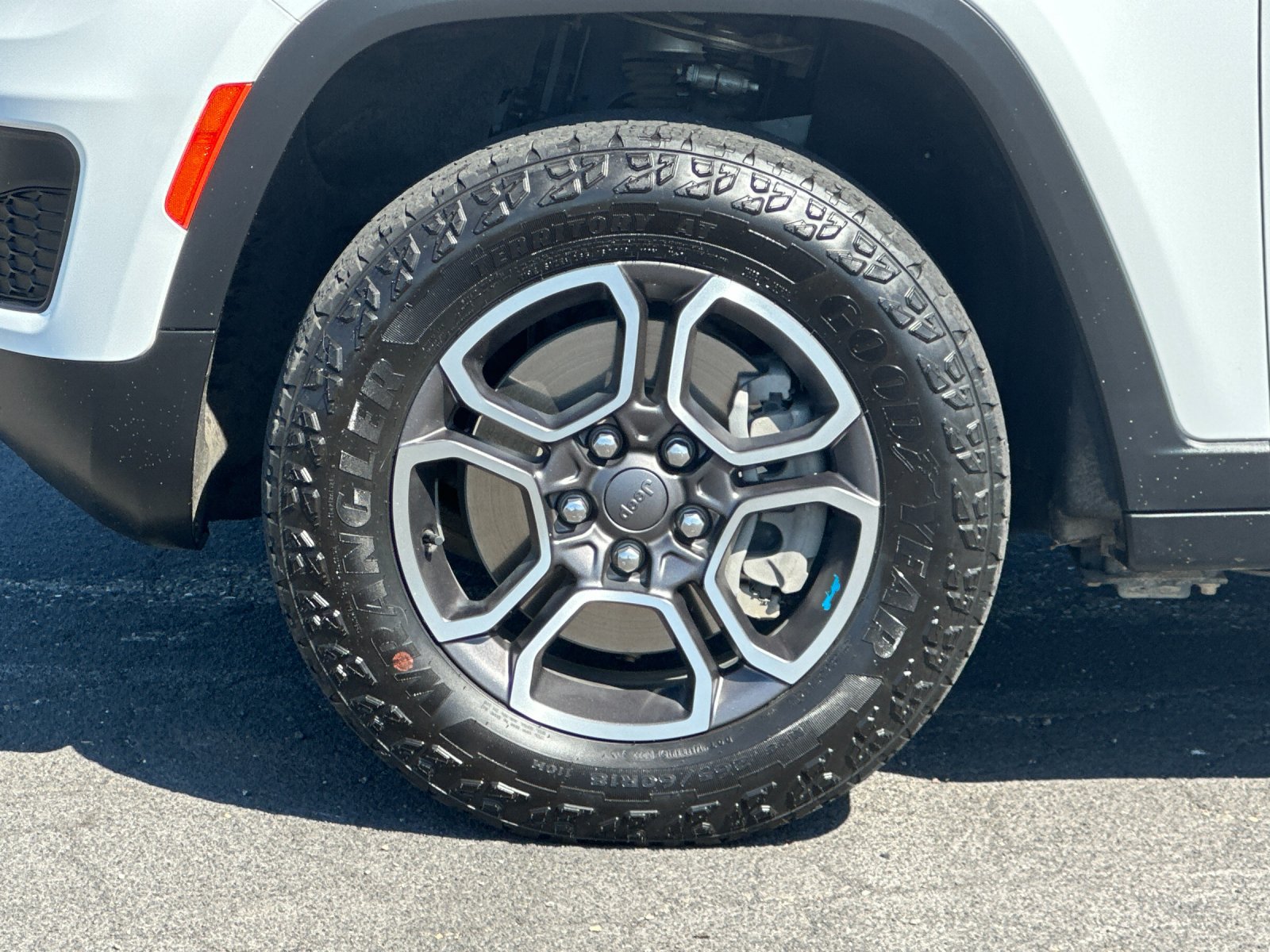 Used 2023 Jeep Grand Cherokee Trailhawk w/ Luxury Tech Group III AWD/4WD image 37