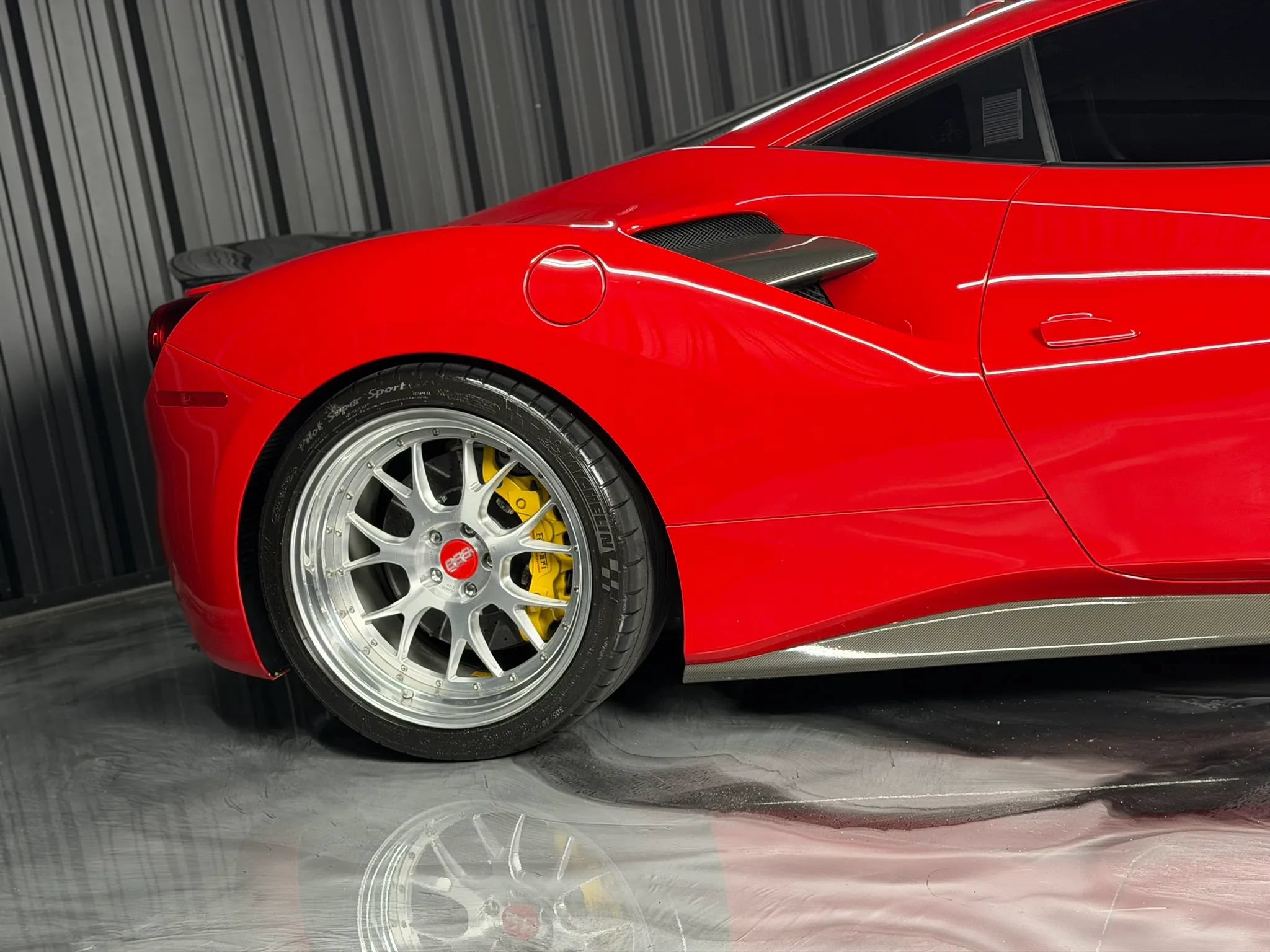 Used 2016 Ferrari 488 GTB RWD image 10
