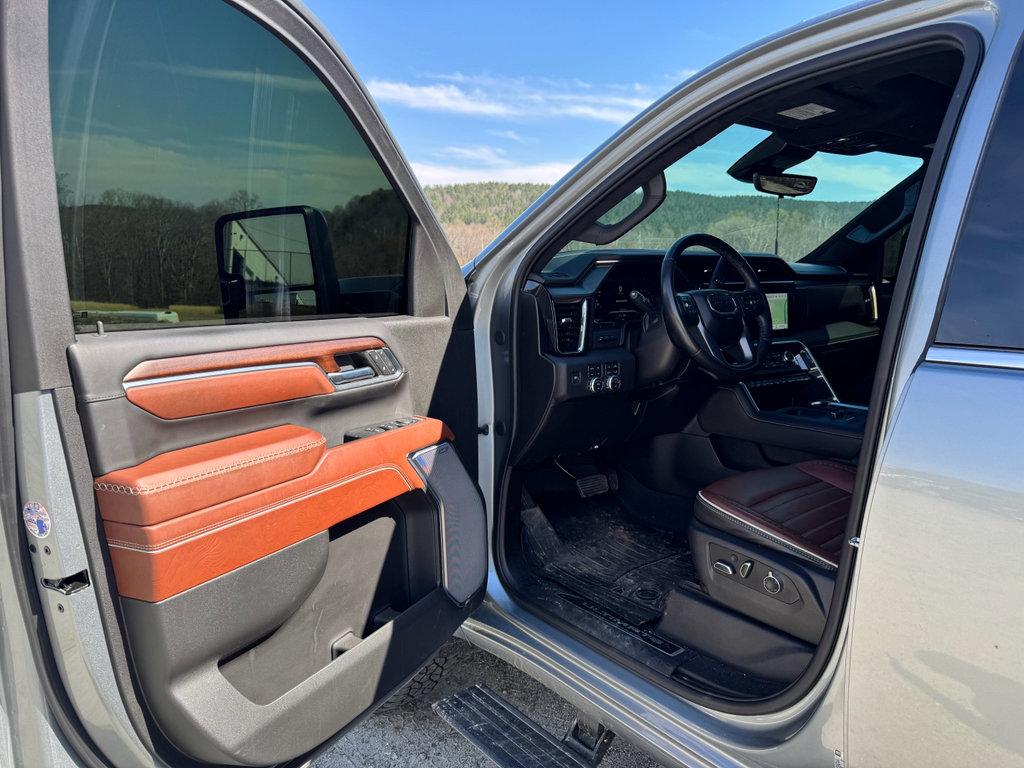 Used 2024 GMC Sierra 3500 Denali Ultimate image 12
