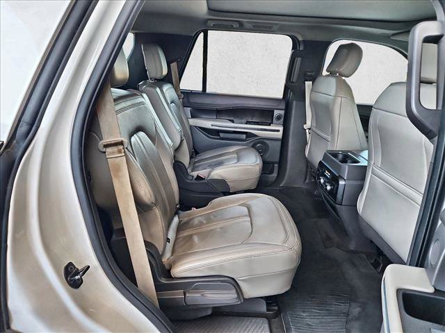 Used 2018 Ford Expedition Limited w/ Equipment Group 301A AWD/4WD image 23