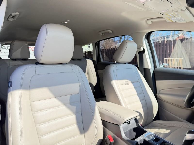 Used 2019 Ford Escape Titanium w/ U9j03 - Titanium Tow Package image 31