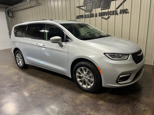 Used 2022 Chrysler Pacifica Touring-L image 6