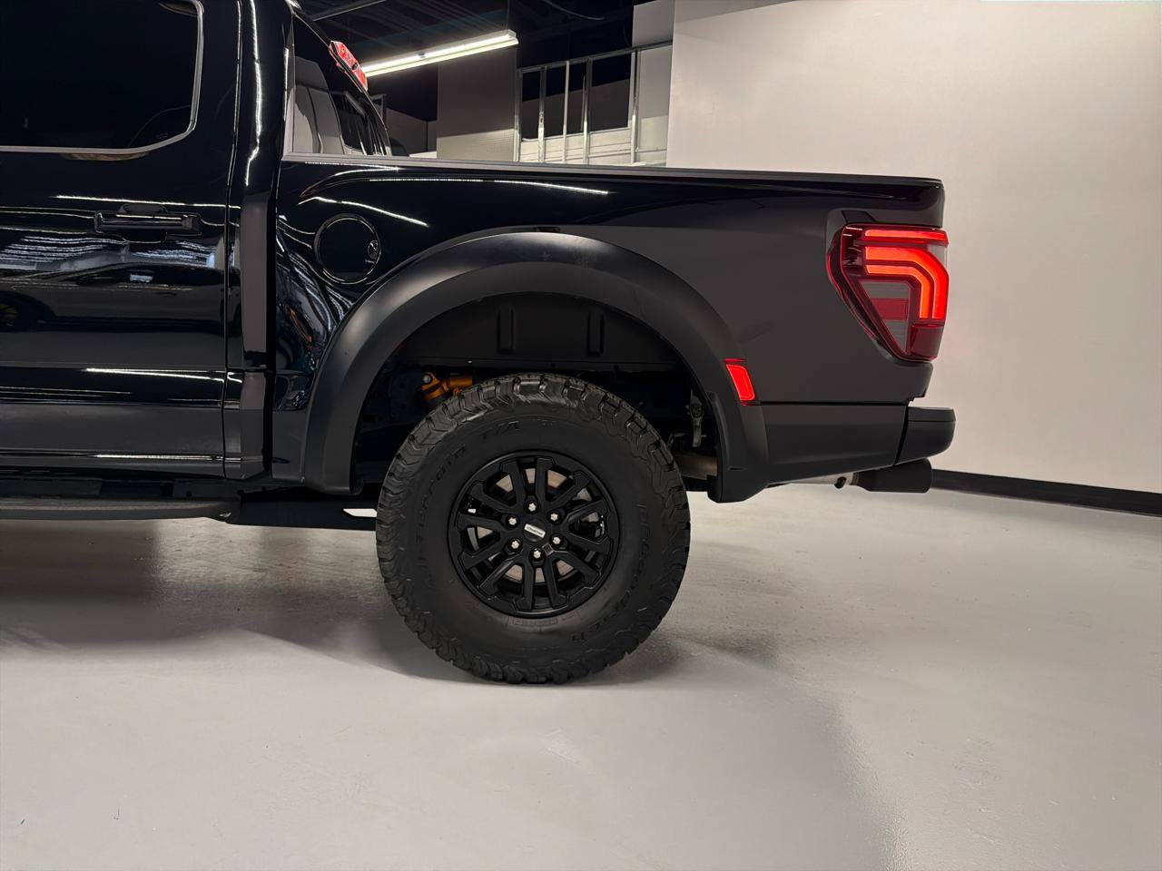 Used 2024 Ford F150 Raptor AWD/4WD image 6