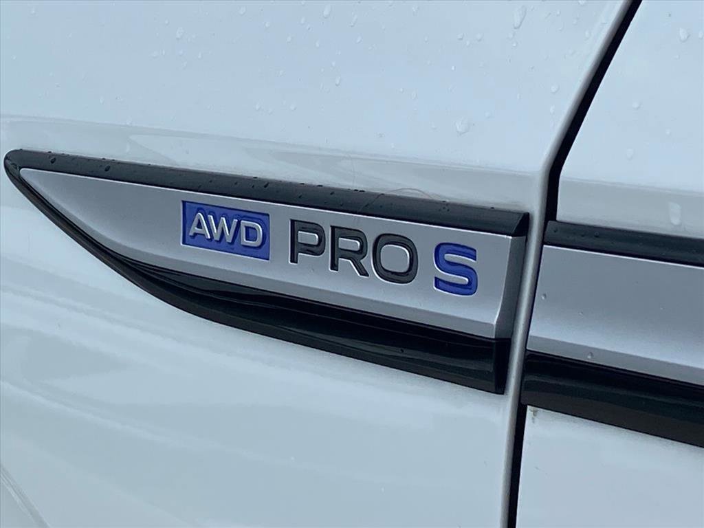 Certified 2023 Volkswagen ID.4 Pro S Plus AWD/4WD image 6
