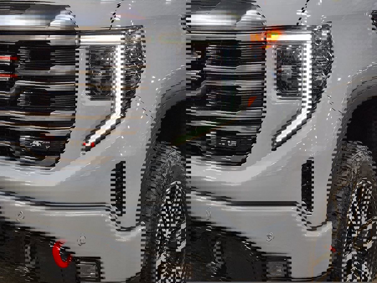 Used 2024 GMC Sierra 1500 AT4 w/ Technology Package image 14
