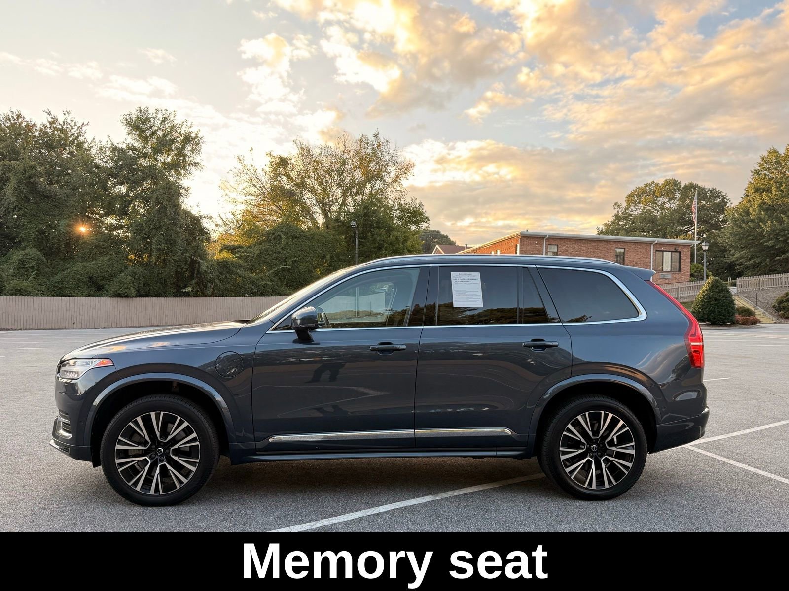 Used 2023 Volvo XC90 T8 Plus image 9